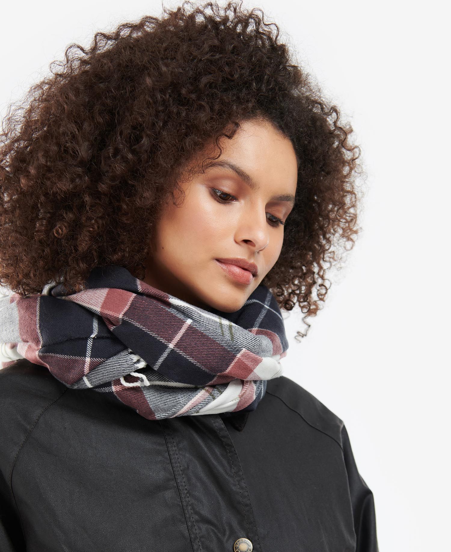 Barbour Hailes Tartan Wrap Women's Scarves Black / Red / Brown | 598723-ONL