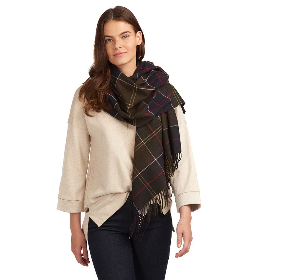 Barbour Hailes Tartan Wrap Women's Scarves Olive / Navy | 964325-LBX