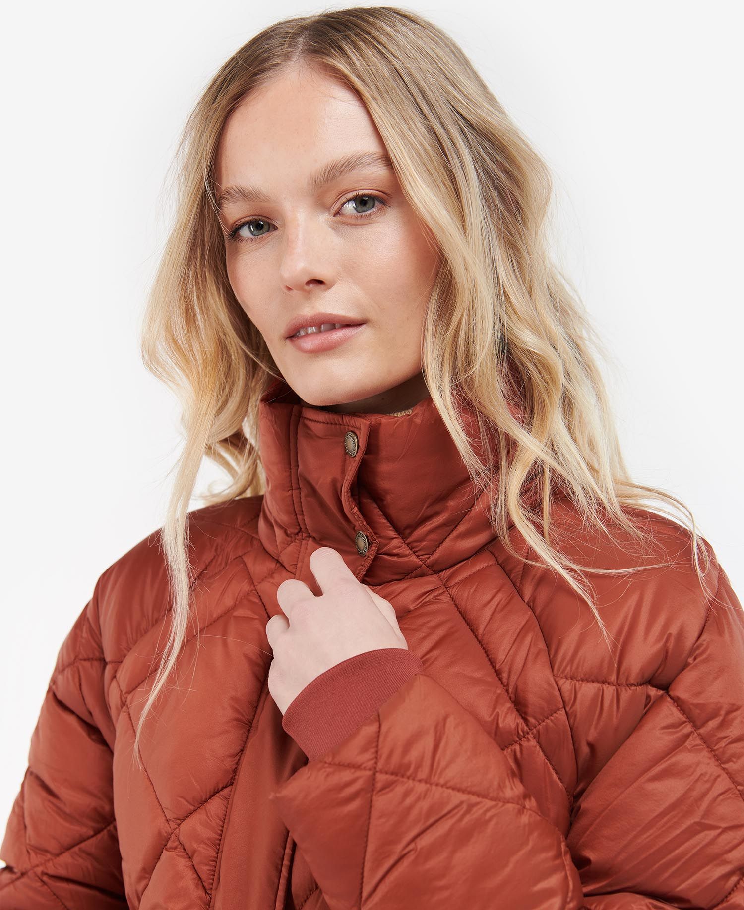 Barbour Hoxa Women's Quilted Jackets Red | 923104-JGN